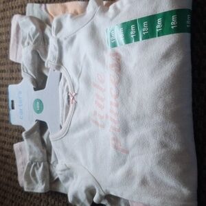 Kids Carter's 4 piece set (3)